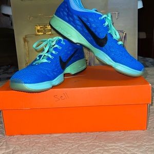 Nike shoes size 9 1/2